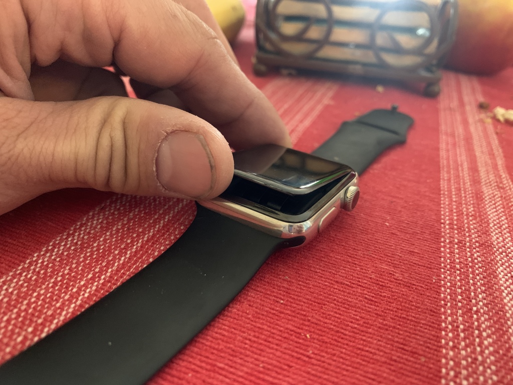 2020/05(May)/Broken-Apple-Watch2-in-Colorado-Replaced-with-version-5/1024x768_2020-05-24-Broken-Apple-Watch2-replaced-with-Apple-Watch5-Travis-1.JPG