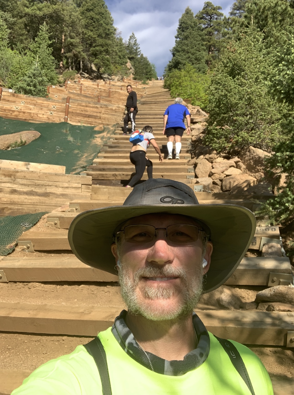 2020/05(May)/Colorado/1024x768_2020-05-30-Colorado-03-Manitou-Incline-Travis.JPG