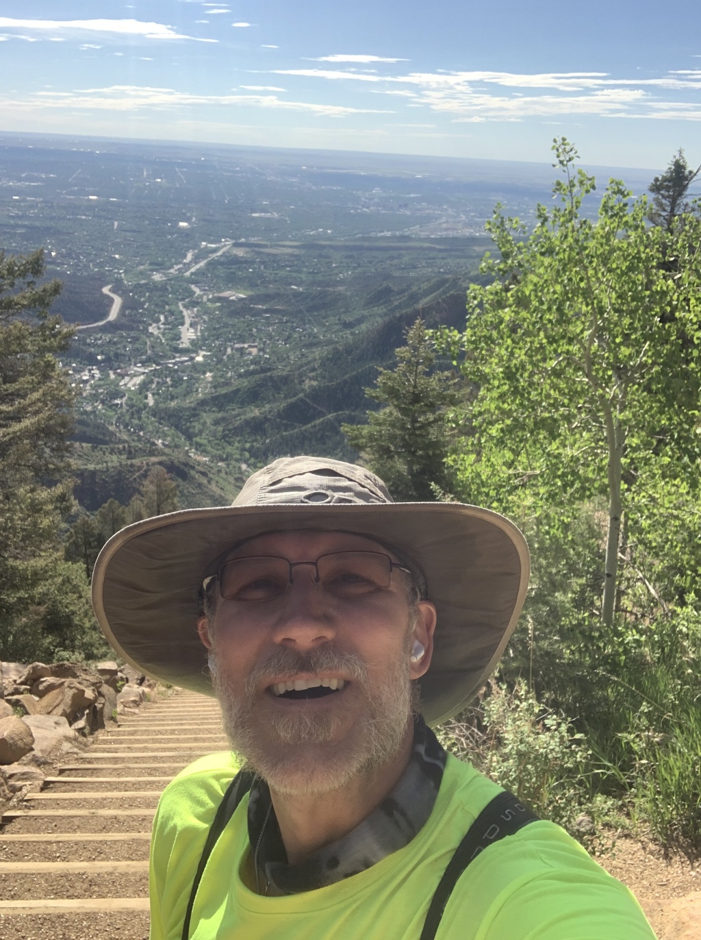 2020/05(May)/Colorado/1024x768_2020-05-30-Colorado-11-Manitou-Incline-Travis.JPG