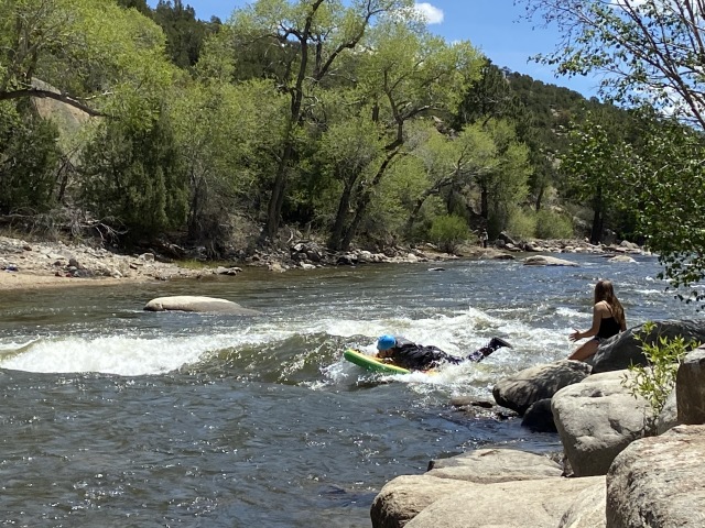 2020-05-17-Colorado-Buena-Vista-27-Travis-surfing.JPG