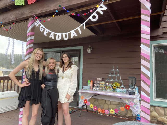 2020/05(May)/Colorado/640x480_2020-05-23-Colorado-21-Kyla-Graduation-Party.JPG