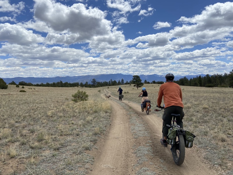 2020/05(May)/Colorado/800x600_2020-05-16-Colorado-Salida-03-Hanz-Justin-Angie-Travis.JPG