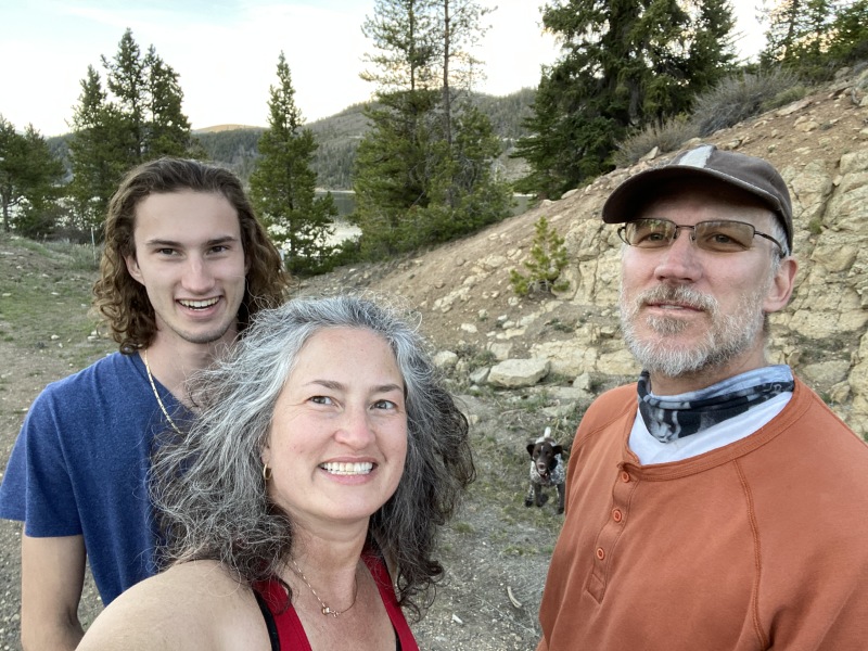 2020/05(May)/Colorado/800x600_2020-05-18-Colorado-10-Chance-Suzi-Travis-Blaze.JPG