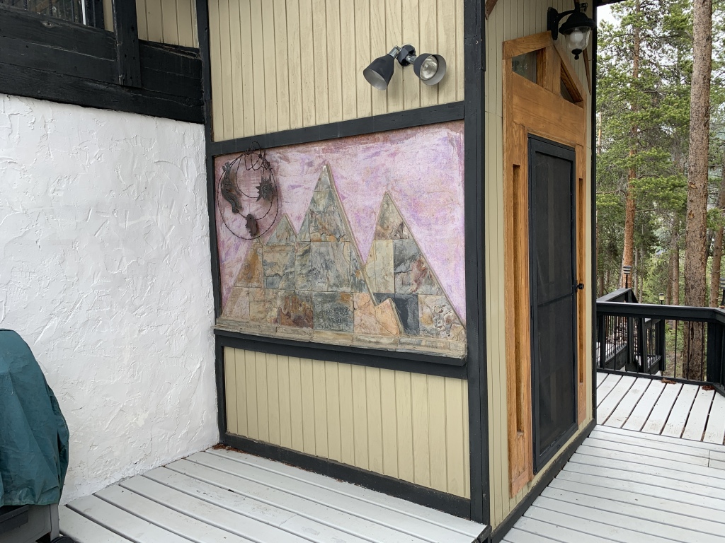 2020/05(May)/Colorado/House-Hunting/1024x768_2020-06-19-Colorado-House-Hunting-08-Murder-House.JPG