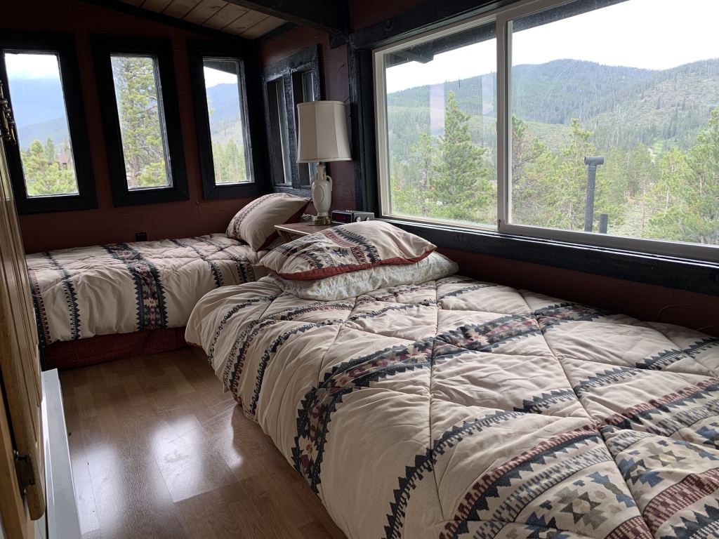 2020/05(May)/Colorado/House-Hunting/1024x768_2020-06-19-Colorado-House-Hunting-54-Murder-House.JPG