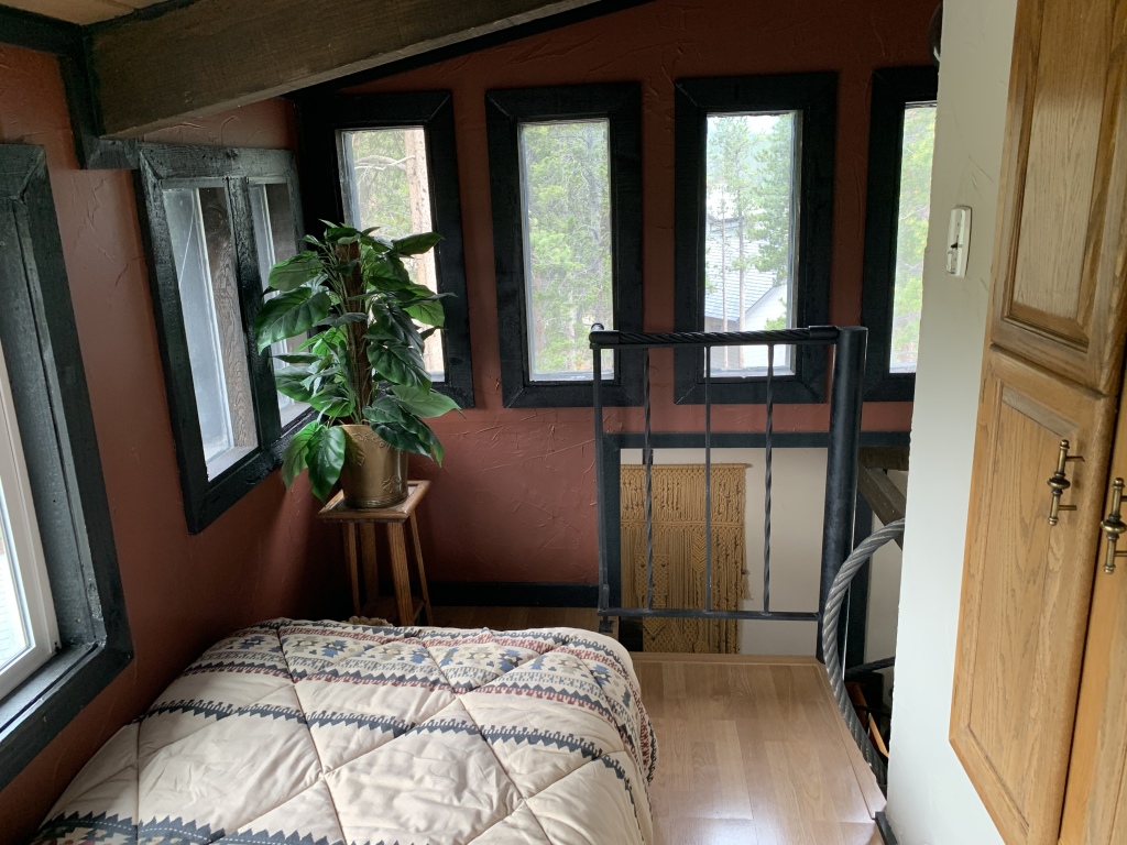 2020/05(May)/Colorado/House-Hunting/1024x768_2020-06-19-Colorado-House-Hunting-56-Murder-House.JPG