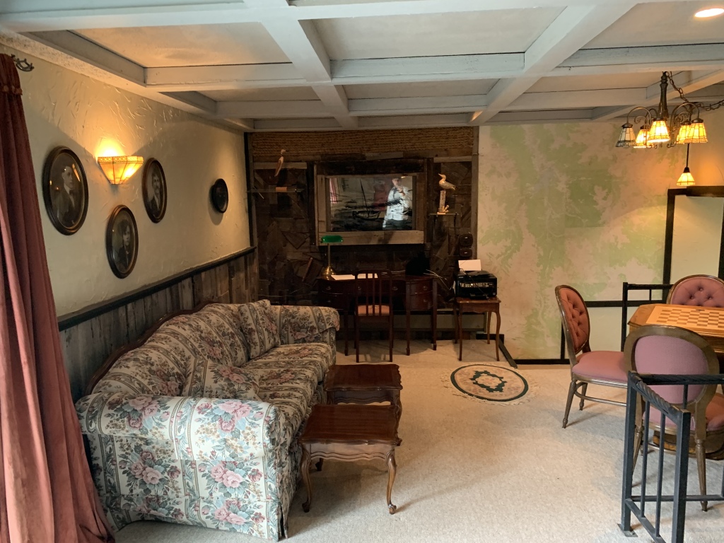 2020/05(May)/Colorado/House-Hunting/1024x768_2020-06-19-Colorado-House-Hunting-64-Murder-House.JPG