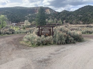 2020-05-12-Colorado-10-State-Bridge-River-Access.JPG