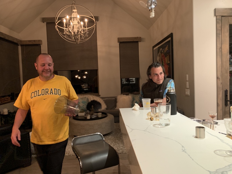 2020/06(June)/Colorado/800x600_2020-07-17-Colorado-2-Gavin-cleaning-lights.JPG