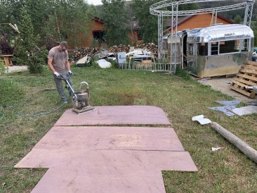 2020-07-19-Colorado-Stella-2-Justin-sanding-boards.JPG