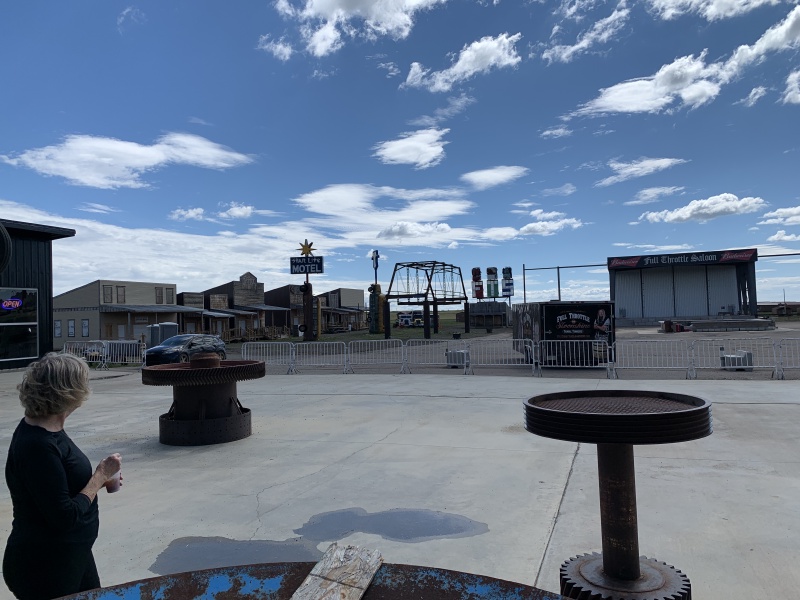 2020/06(June)/South-Dakota-Sturgis/800x600_2020-06-21-Sturgis-10-Full-Throttle-Saloon-Janeen.JPG