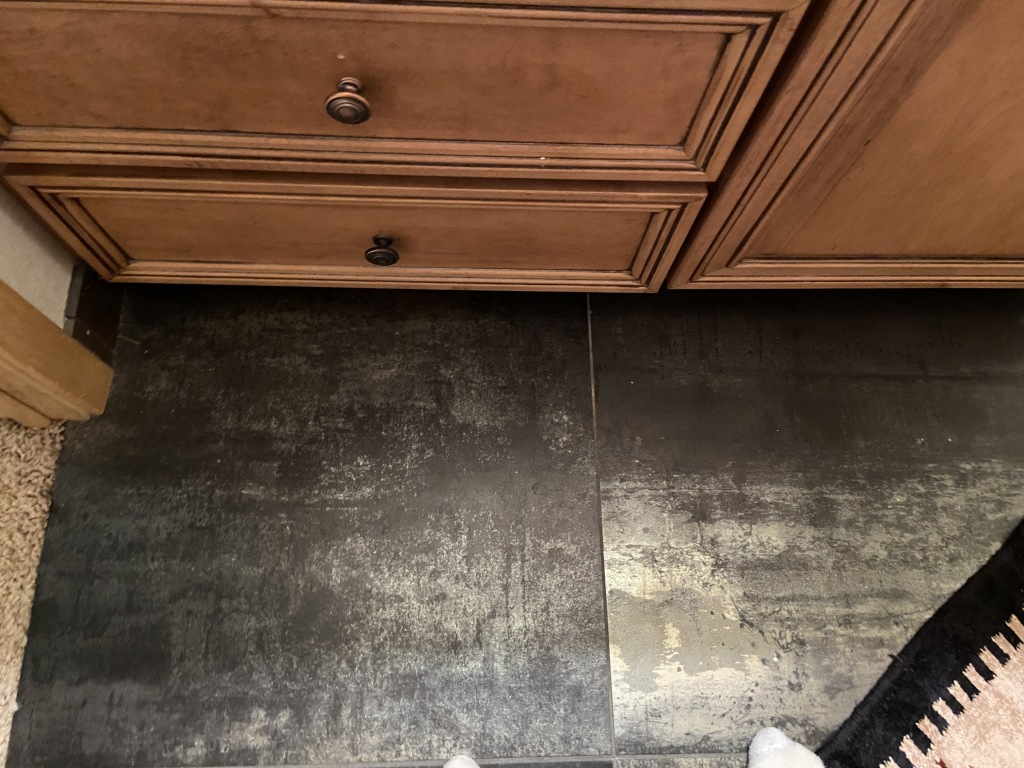 2020/07(July)/Breckenridge-House/1024x768_2020-07-27-Breckenridge-House-Inspection-15-bathroom-tile.JPG