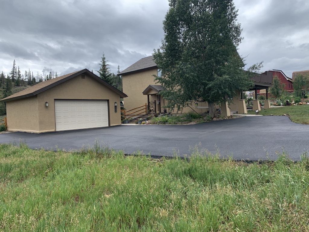 2020-07-27-Breckenridge-House-Inspection-56-garage-and-house-new-driveway.JPG