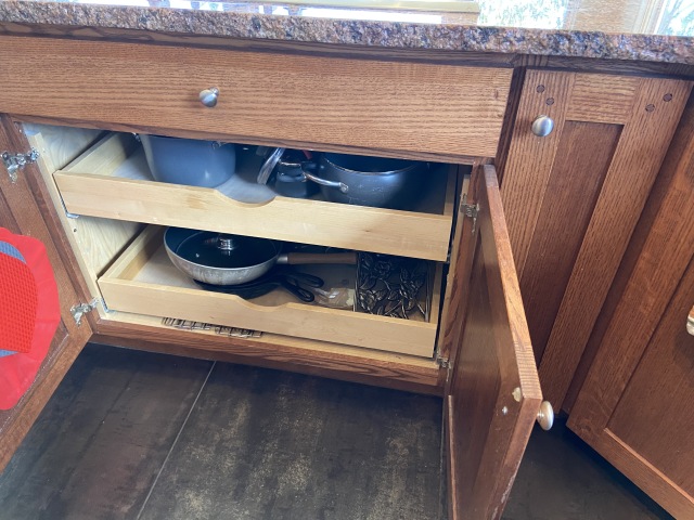 2020/07(July)/Breckenridge-House/640x480_2020-07-27-Breckenridge-House-Inspection-27-Kitchen-drawers-in-cabinets.JPG