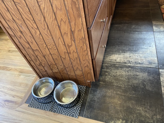 2020-07-27-Breckenridge-House-Inspection-37-Kitchen-dog-bowls.JPG