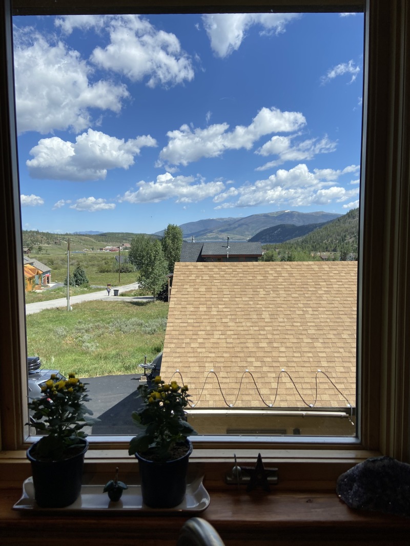 2020-07-27-Breckenridge-House-Inspection-28-sink-window-looking-out-at-Dillon-Lake.JPG