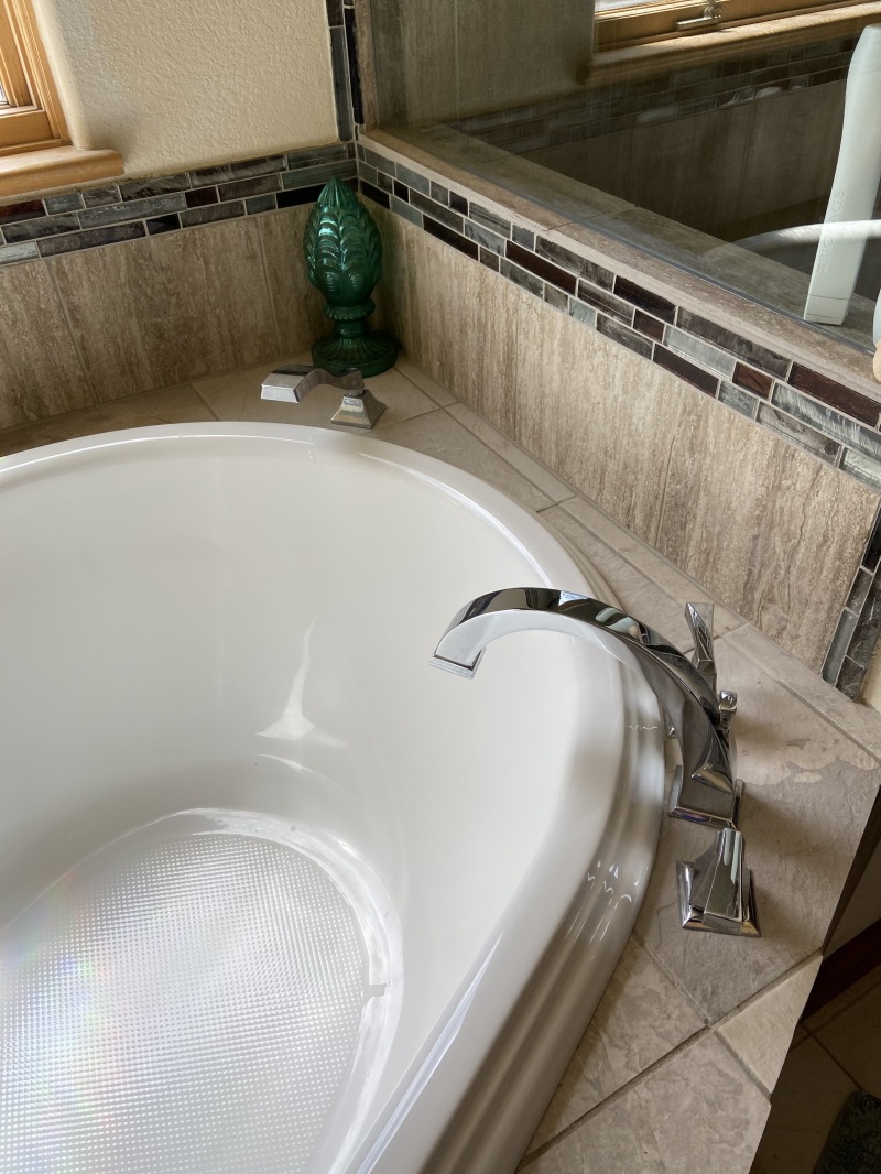 2020/07(July)/Breckenridge-House/800x600_2020-07-27-Breckenridge-House-Inspection-30-Master-tub.JPG