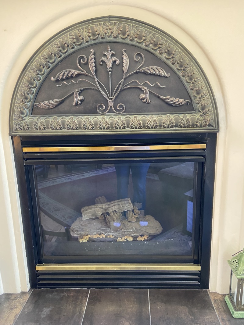 2020-07-27-Breckenridge-House-Inspection-40-livingroom-fireplace.JPG