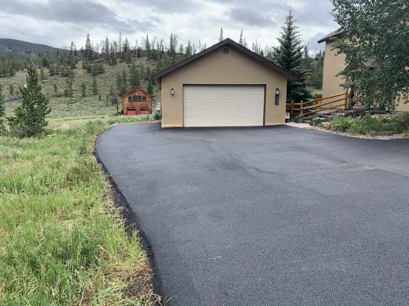 2020-07-27-Breckenridge-House-Inspection-57-garage-new-driveway.JPG