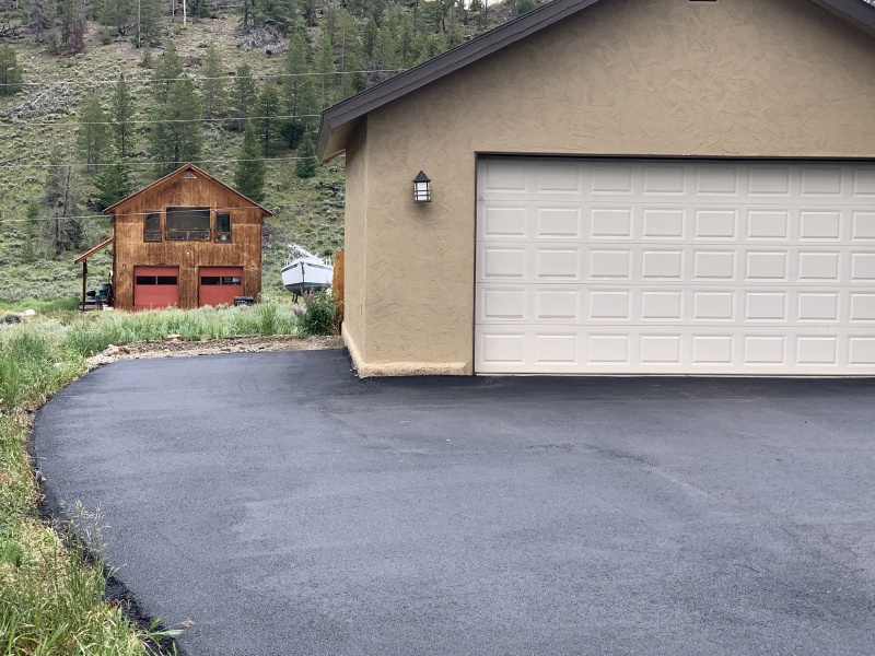 2020/07(July)/Breckenridge-House/800x600_2020-07-27-Breckenridge-House-Inspection-58-garage-new-driveway.JPG