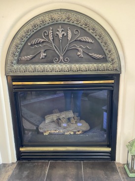 2020-07-27-Breckenridge-House-Inspection-40-livingroom-fireplace.JPG