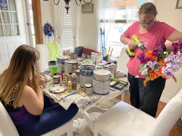 2020-08-02-Colorado-30-McKenzie-Marci-crafting.JPG