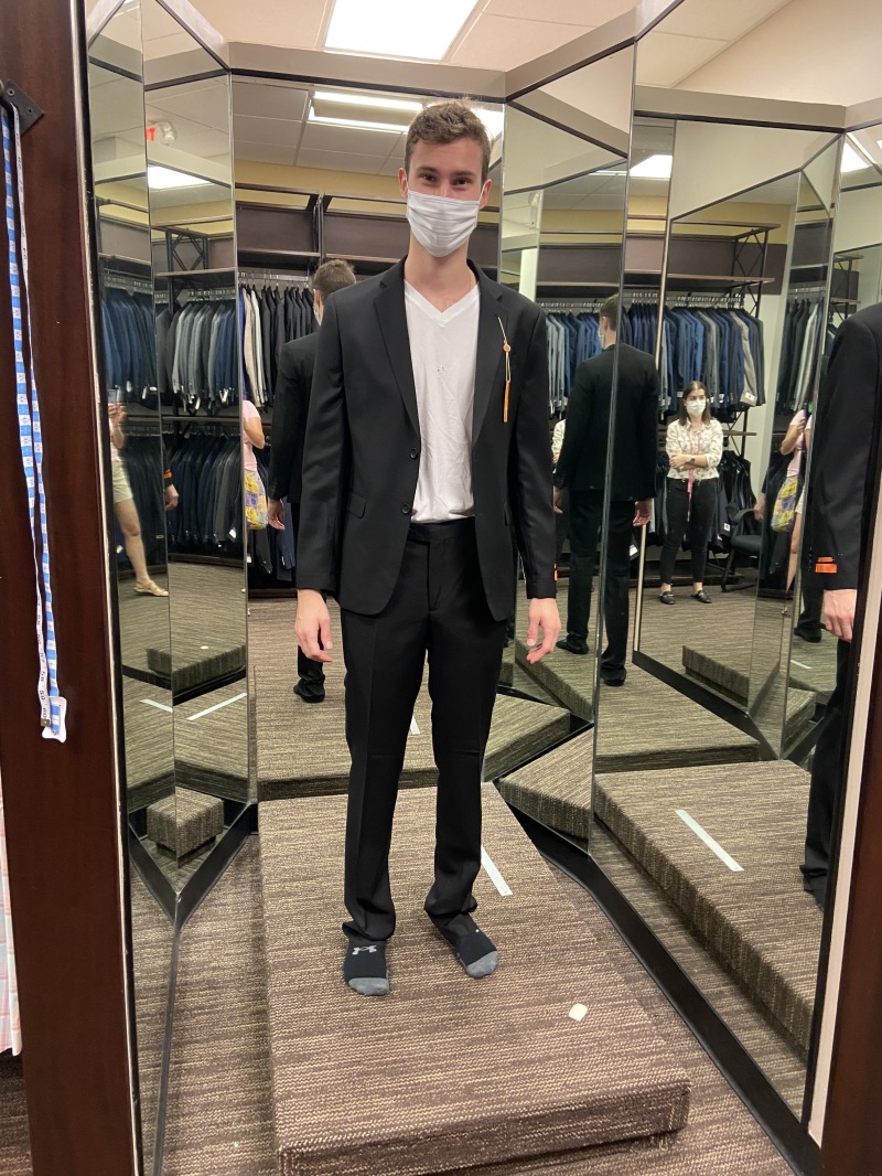 2020/08(August)/Misc/800x600_2020-08-29-Chance-Suit-for-Navy-interview-2.JPG