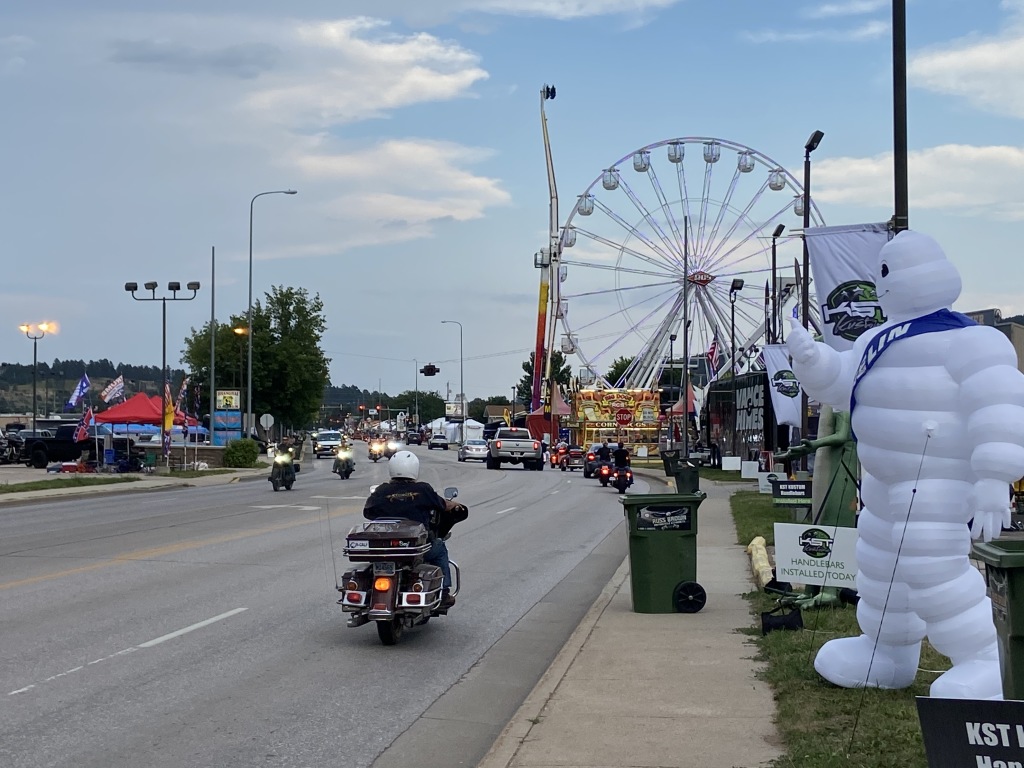2020/08(August)/South-Dakota-Sturgis/1024x768_2020-08-06-Sturgis-25.JPG