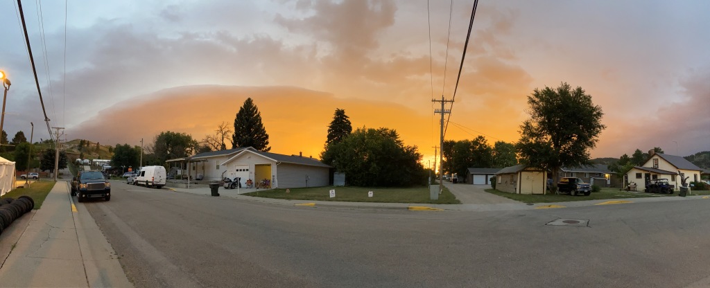 2020/08(August)/South-Dakota-Sturgis/1024x768_2020-08-06-Sturgis-30-House-sunset.JPG