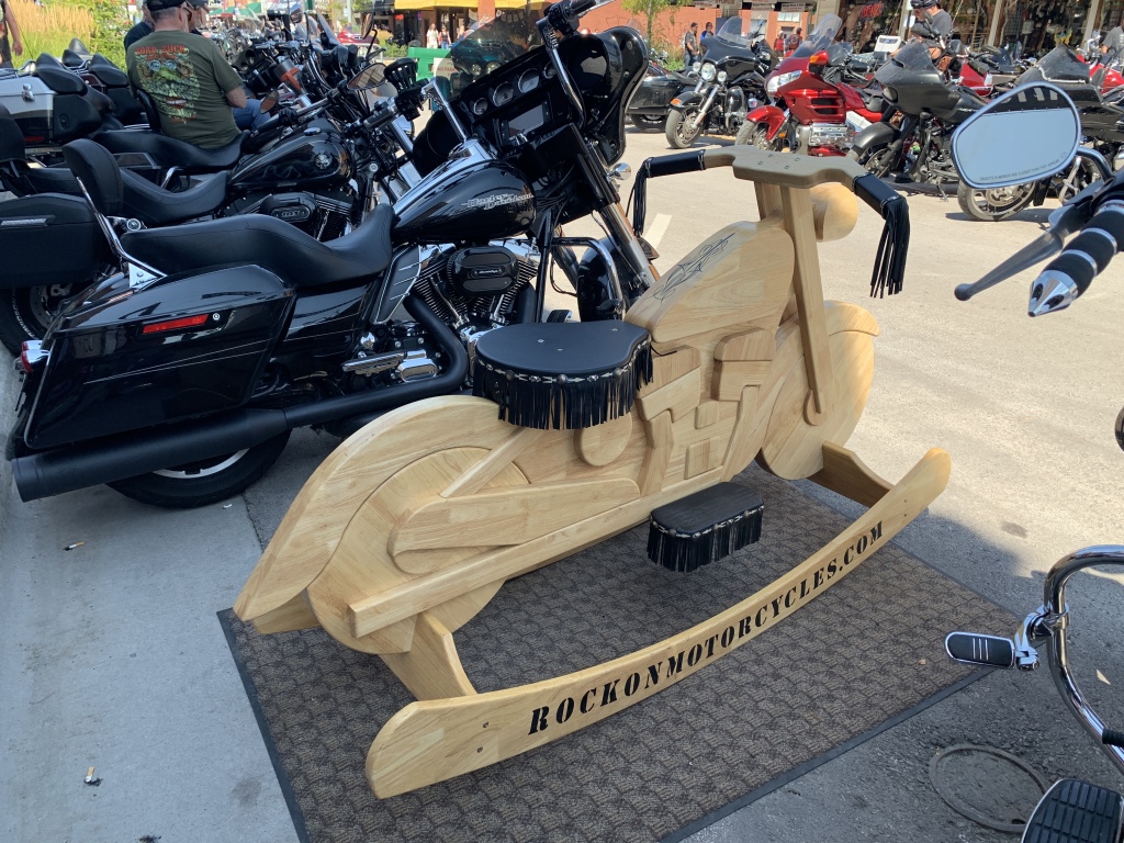 2020/08(August)/South-Dakota-Sturgis/1024x768_2020-08-08-Sturgis-20-rocking-horse.JPG