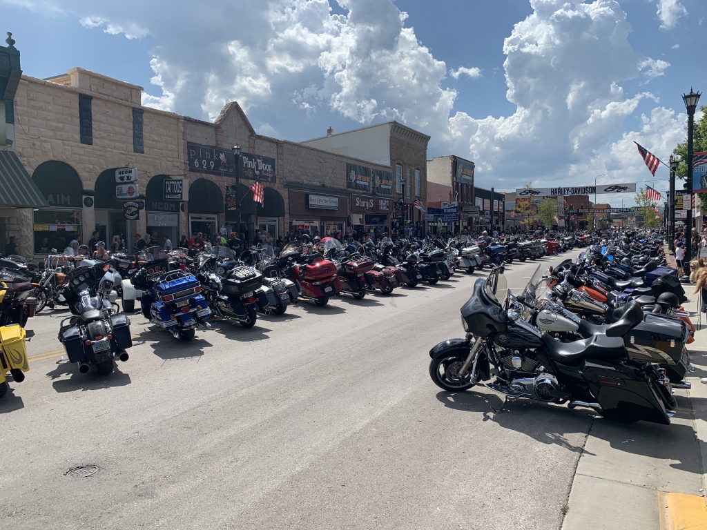 2020/08(August)/South-Dakota-Sturgis/1024x768_2020-08-08-Sturgis-32.JPG