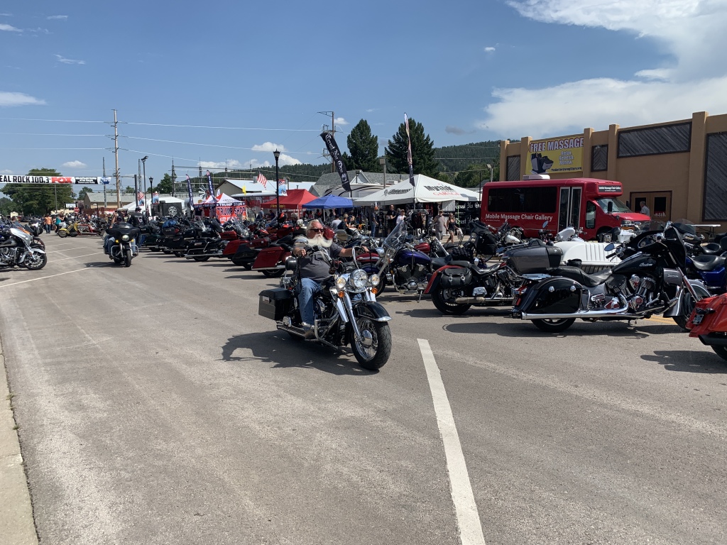 2020/08(August)/South-Dakota-Sturgis/1024x768_2020-08-08-Sturgis-34.JPG