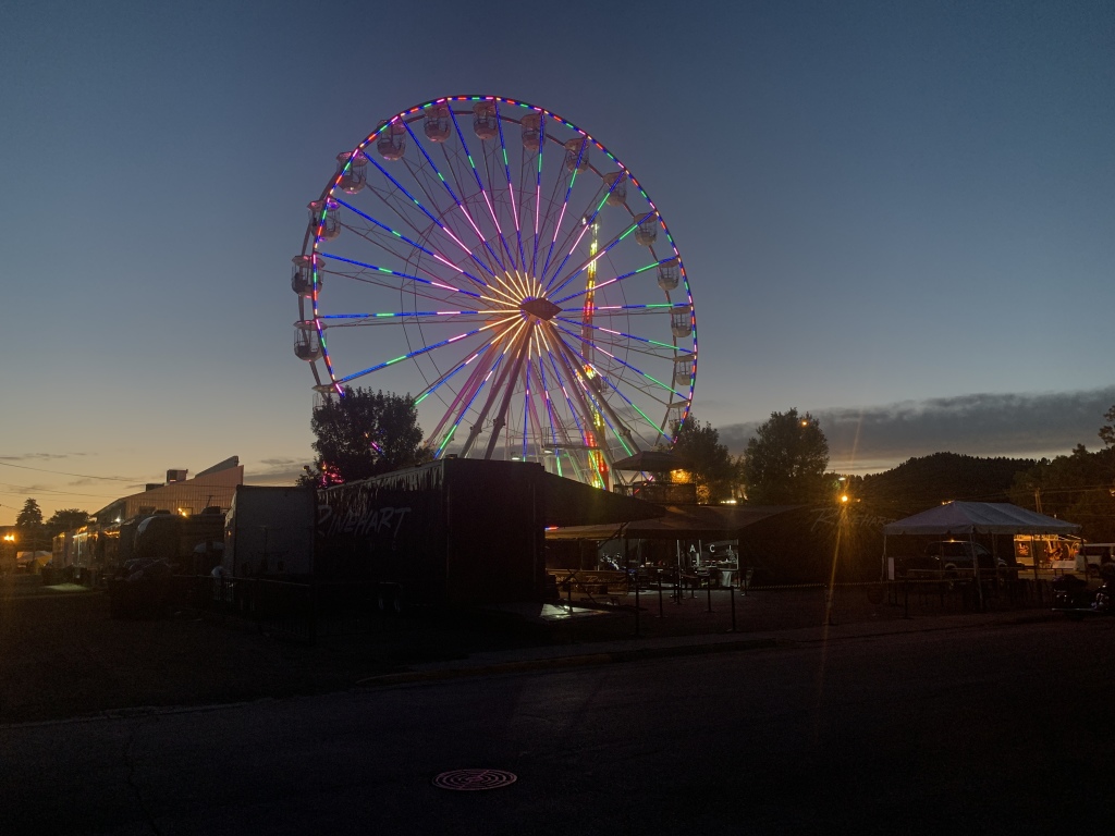 2020-08-09-Sturgis-36-ferris-wheel.JPG