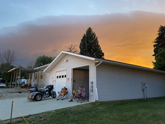 2020-08-06-Sturgis-31-Jim-Janeen-Travis-house-sunset.JPG