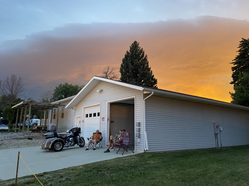 2020-08-06-Sturgis-31-Jim-Janeen-Travis-house-sunset.JPG