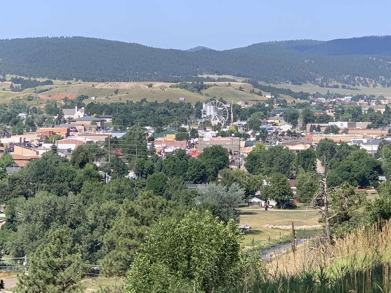 2020/08(August)/South-Dakota-Sturgis/800x600_2020-08-07-Sturgis-03-city.JPG
