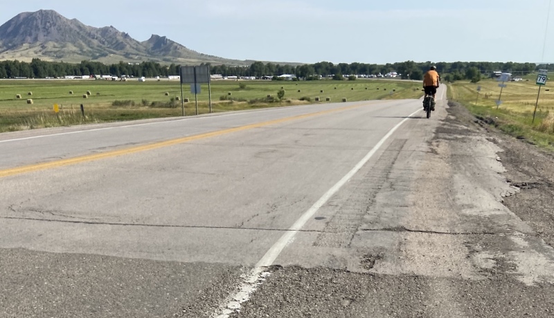 2020/08(August)/South-Dakota-Sturgis/800x600_2020-08-08-Sturgis-02-Bear-Butte-Rad-Ride-Travis.JPG