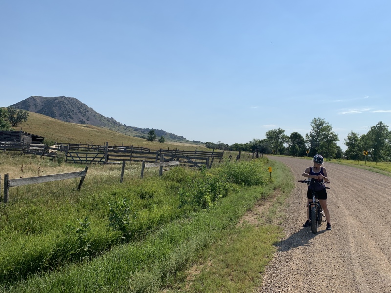 2020/08(August)/South-Dakota-Sturgis/800x600_2020-08-08-Sturgis-10-Bear-Butte-Rad-Ride-Suzi.JPG
