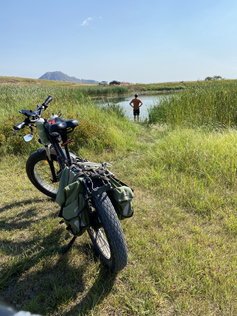 2020/08(August)/South-Dakota-Sturgis/800x600_2020-08-08-Sturgis-14-Bear-Butte-Rad-Ride-Travis.JPG