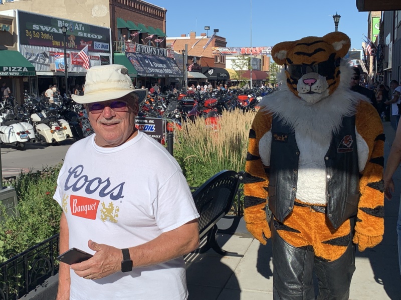 2020/08(August)/South-Dakota-Sturgis/800x600_2020-08-10-Sturgis-13-Jim-Tiger.JPG