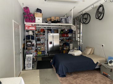 2020-08-06-Sturgis-02-Bed-in-Garage.JPG