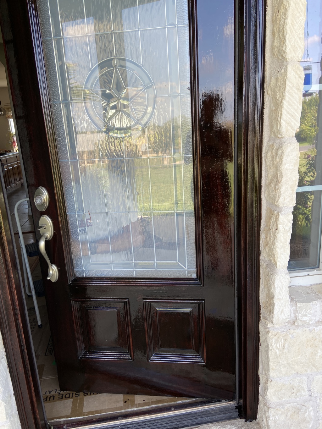 2020/09(September)/Misc/1024x768_2020-09-11-Stain-Front-Door-2.JPG
