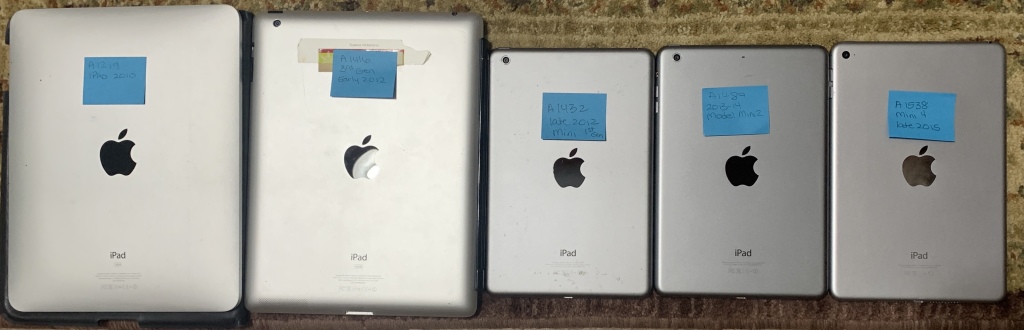 2020/09(September)/Misc/1024x768_2020-09-17-Collection-of-old-iPads-2.JPG