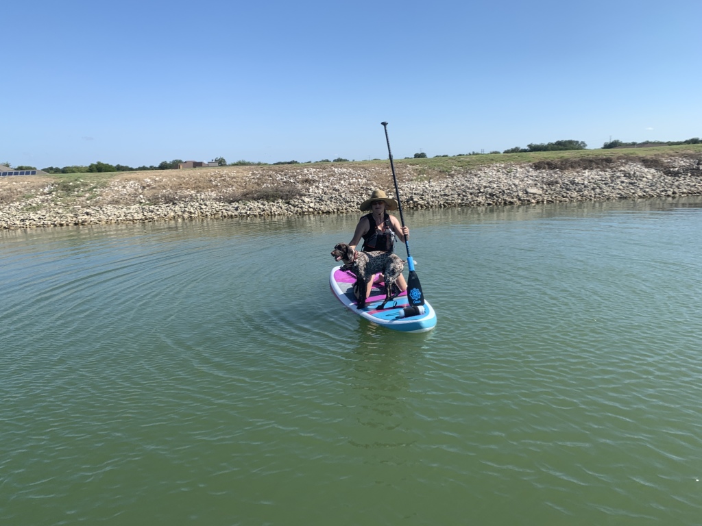 2020/09(September)/SUP-Lookout-HOA-lake/1024x768_2020-09-13-SUP-Lookout-HOA-04-Suzi-Blaze.JPG