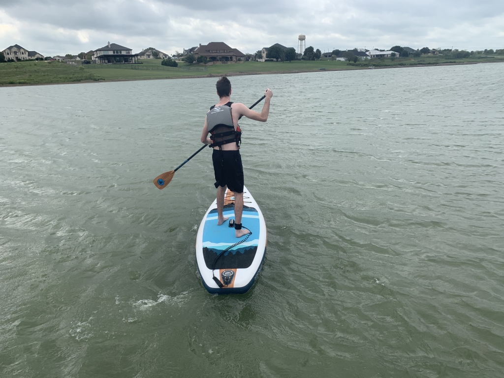 2020/09(September)/SUP-Lookout-HOA-lake/1024x768_2020-09-27-SUP-Lookout-HOA-01-Chance.JPG