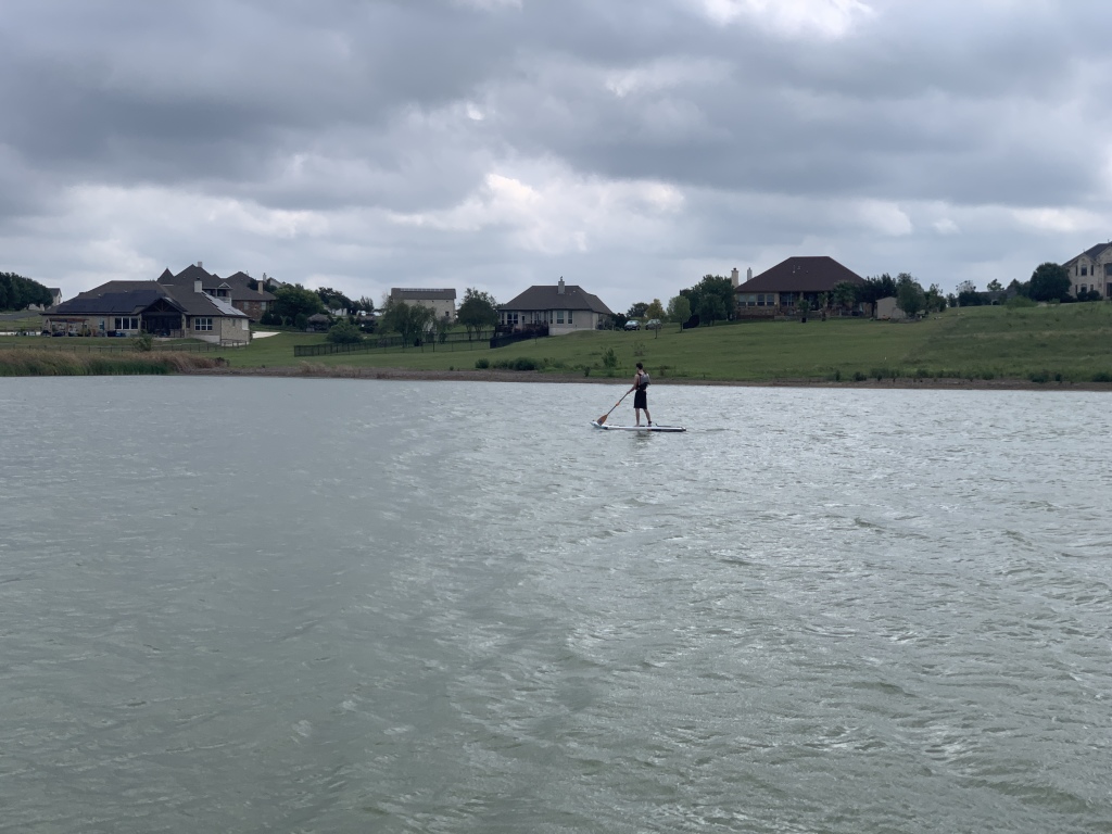 2020/09(September)/SUP-Lookout-HOA-lake/1024x768_2020-09-27-SUP-Lookout-HOA-04-Chance.JPG