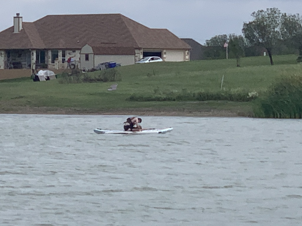 2020/09(September)/SUP-Lookout-HOA-lake/1024x768_2020-09-27-SUP-Lookout-HOA-08-Suzi-Chance.JPG