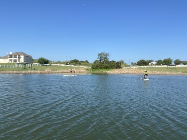 2020/09(September)/SUP-Lookout-HOA-lake/640x480_2020-09-07-SUP-Lookout-HOA-3-Mark-Travis-Blaze.JPG