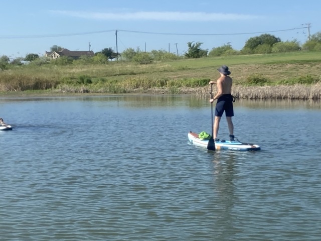 2020/09(September)/SUP-Lookout-HOA-lake/640x480_2020-09-07-SUP-Lookout-HOA-7-Mark.JPG