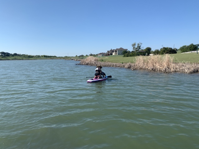 2020/09(September)/SUP-Lookout-HOA-lake/640x480_2020-09-13-SUP-Lookout-HOA-01-Suzi-Blaze.JPG